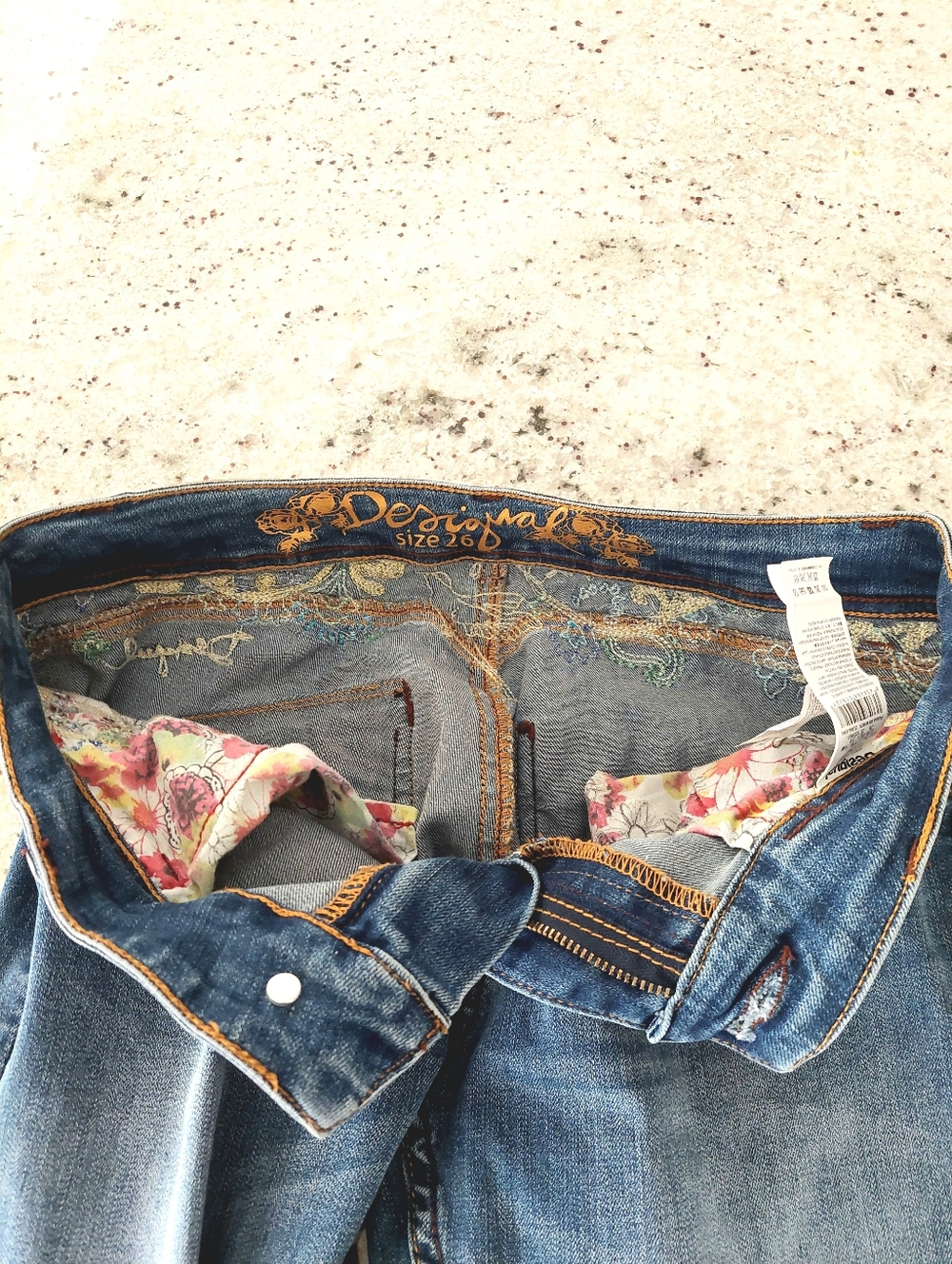 Desigual Refriposas Embroidered Exotic Slim Jeans – Size 26 (US 4) - Picture 12 of 13